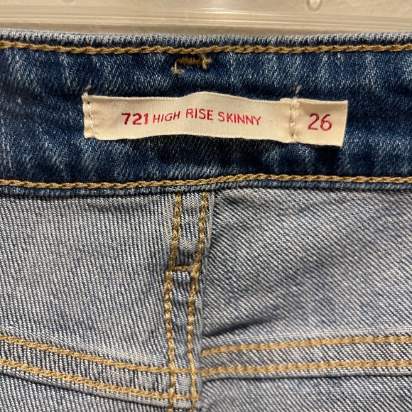 Levi’s high rise skinny distressed jeans 26 - Picture 4 of 6